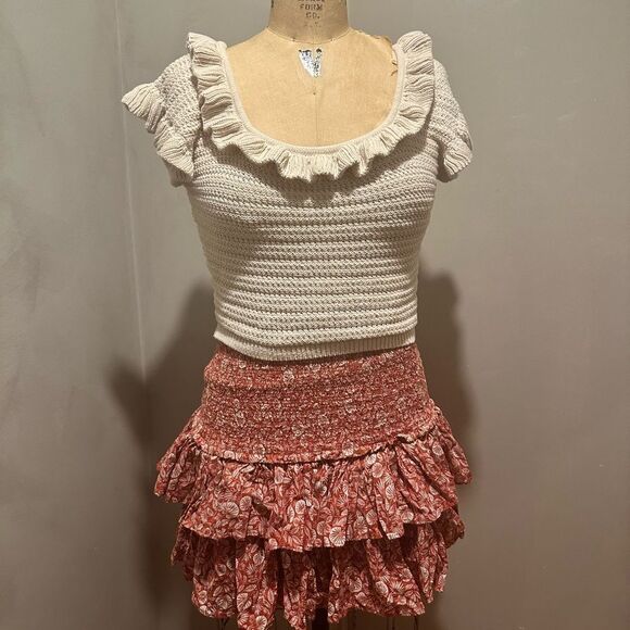 Crochet top and floral skirt - Picture 6 of 7